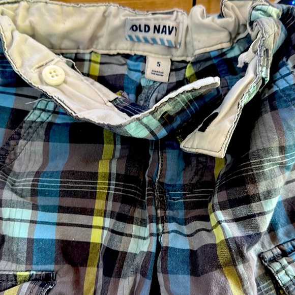 Old Navy Cargo Shorts - Picture 2 of 4